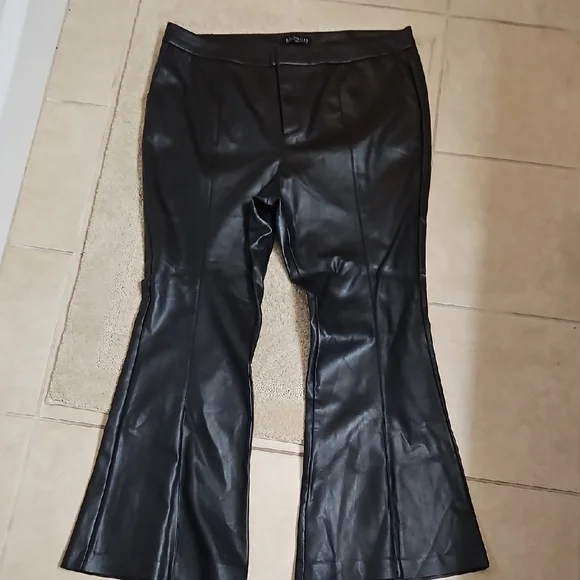 Eloquii Black Faux Leather Flare Leg Trouser Pants Size 18 - Picture 4 of 8